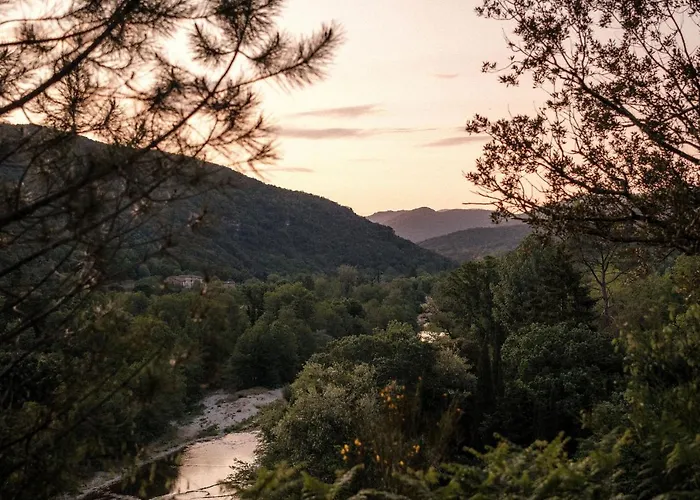Slow Village Anduze - Cevennes 3* Corbes